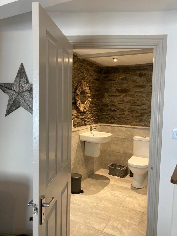 "Prospect House" - Two Private Apartments In This 17Th Century Cottage - Apartment 2 Has A Kids Cabin Bunk Room - Book Both Apartments For One Large House With Connecting Door In Lobby - Public Parking Outside Looe Bagian luar foto