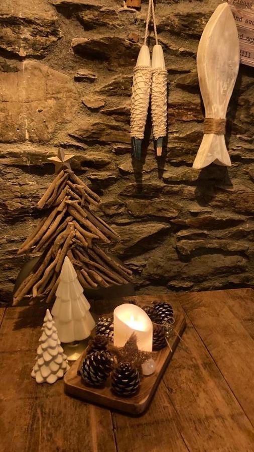 "Prospect House" - Two Private Apartments In This 17Th Century Cottage - Apartment 2 Has A Kids Cabin Bunk Room - Book Both Apartments For One Large House With Connecting Door In Lobby - Public Parking Outside Looe Bagian luar foto